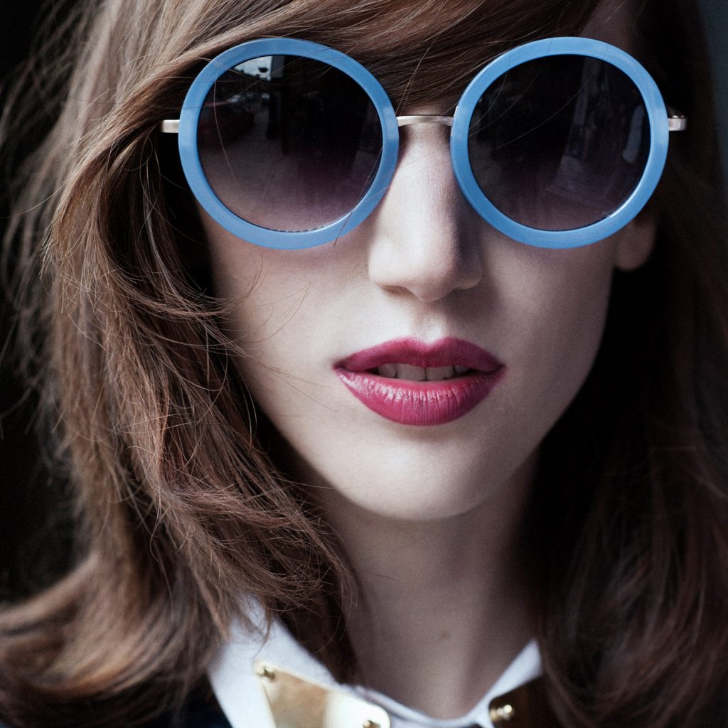 photo of the model in sunglasses